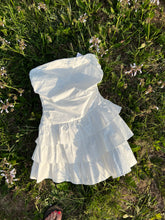 Load image into Gallery viewer, White Ruffle Strapless Romper