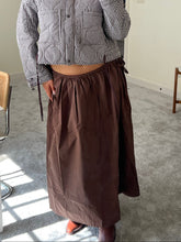 Load image into Gallery viewer, Brown Adjustable Waist Midi Skirt