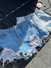 Load image into Gallery viewer, Daisy Denim Shorts
