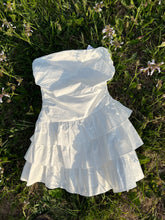 Load image into Gallery viewer, White Ruffle Strapless Romper