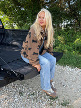 Load image into Gallery viewer, Horse Print Sherpa Jacket
