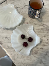 Load image into Gallery viewer, Antique Shell Dishes